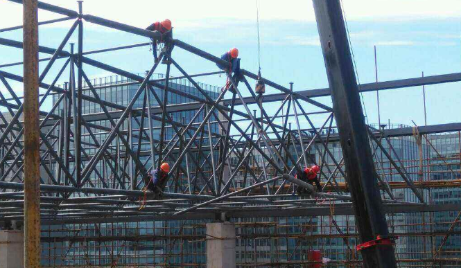 吉林论网架装配施工中搭设脚手架应当留神的事故